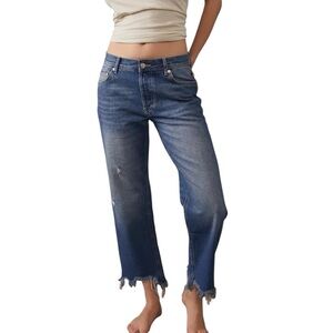 WE THE FREE Size 29 Maggie Blue Distressed Cropped Jeans Mid Rise Straight S4